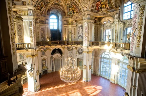 Il salone centrale della Palazzina
