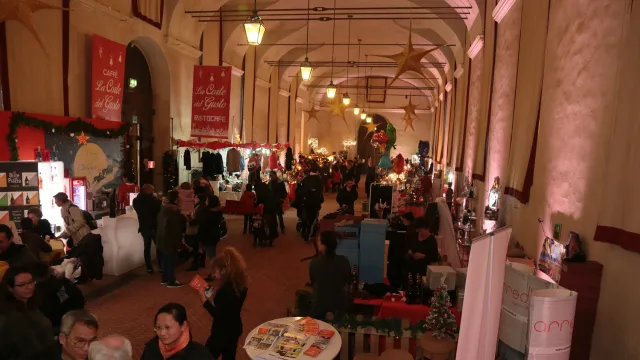 Decorazioni natalizie artigianali al Mercatino