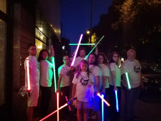 Entra nella fantascienza e prova la spada di luce alla notte bianca di natale e’ reale