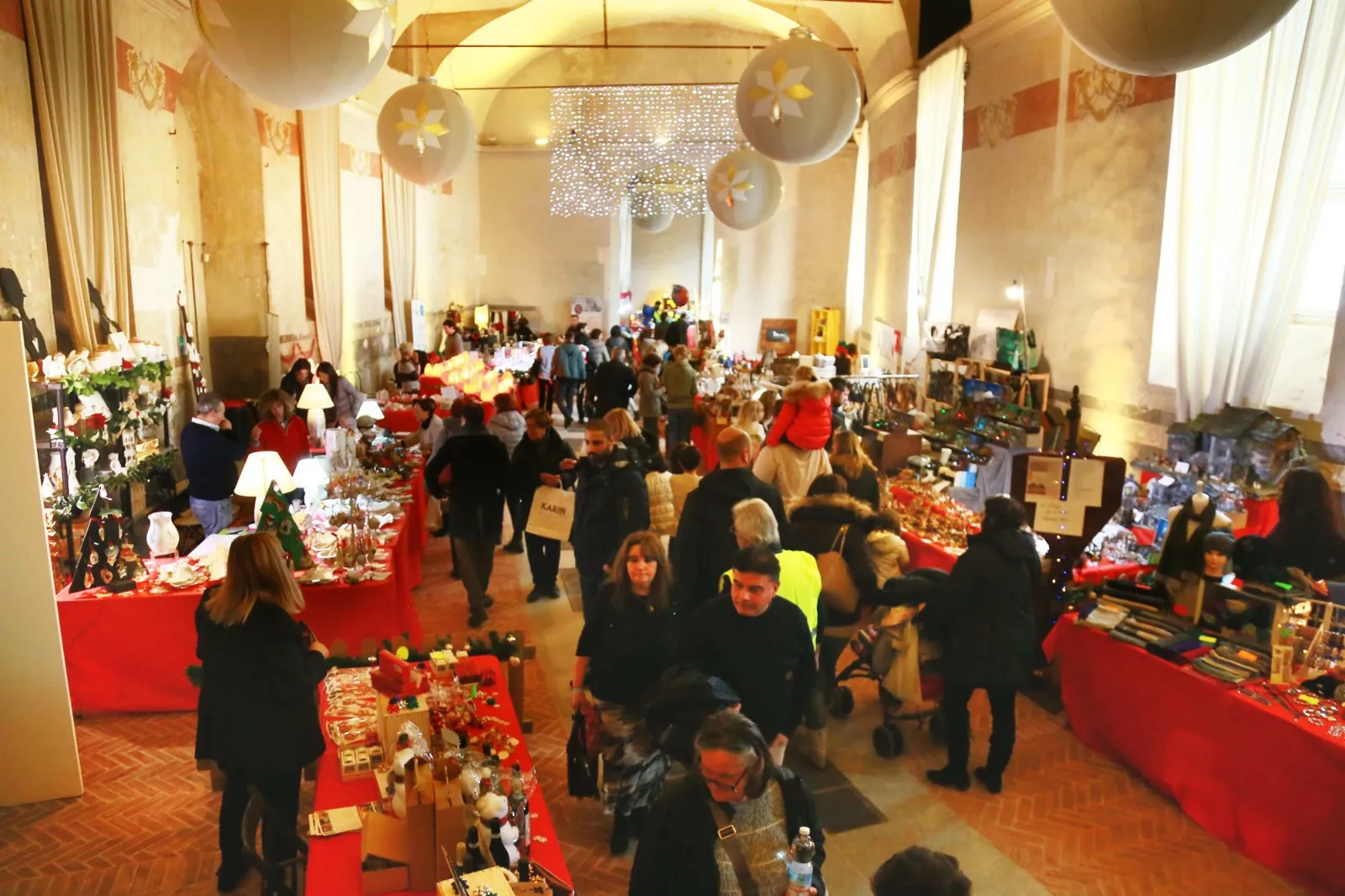 Il Mercatino di Natale nelle Scuderie Reali